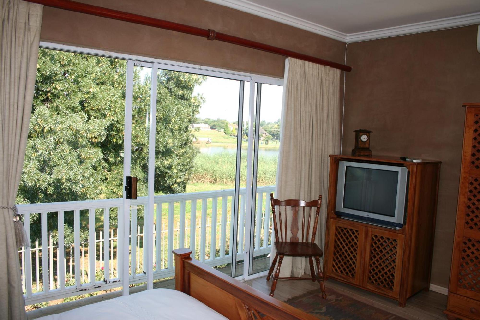 Indigo Moon Guesthouse Lichtenburg Kültér fotó