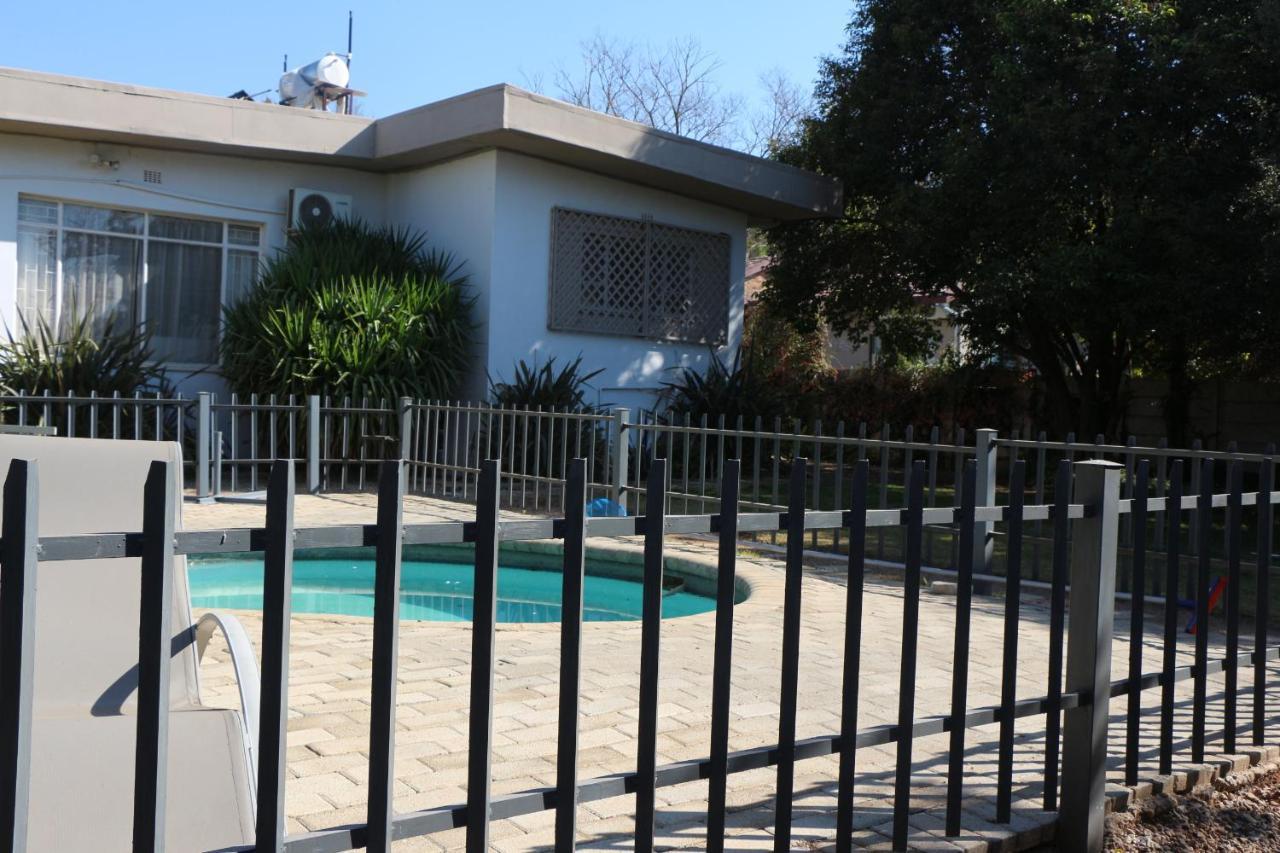 Indigo Moon Guesthouse Lichtenburg Kültér fotó